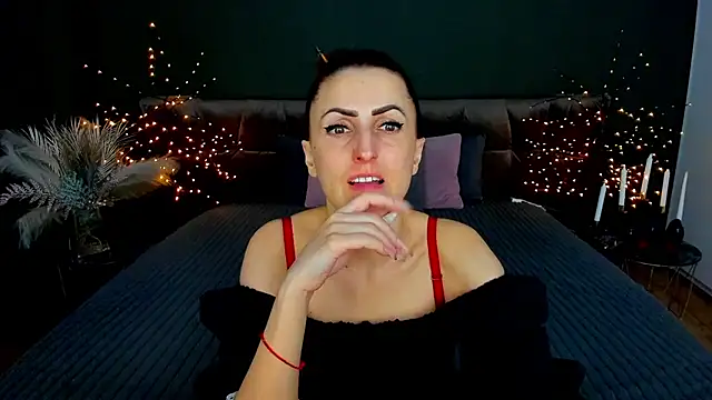 Rebecca_Diamond 即時 XXX 聊天