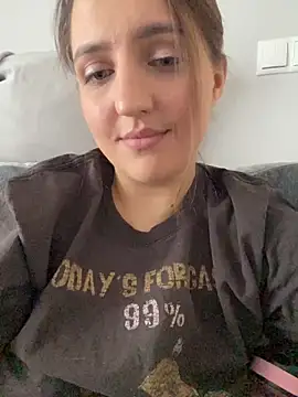 AliceDesmee Adlı Modelin Canlı XXX Sohbeti