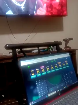 yellowwetfox's Live XXX Chat