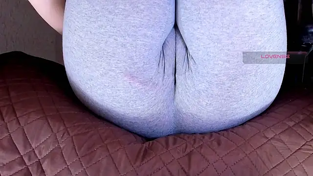 Cameltoe_squirt_inPants 网络视讯表演