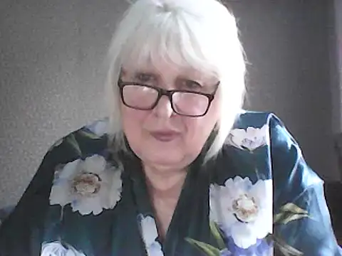 Alexia64231 Show in webcam