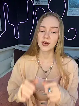 MilaMooneのライブXXXチャット