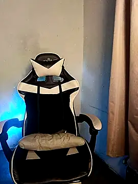 Yameil – Naživo XXX chat