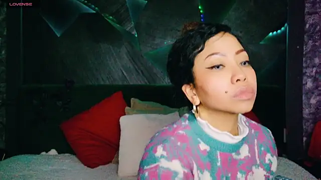 ElyaQuinn Chat XXX live