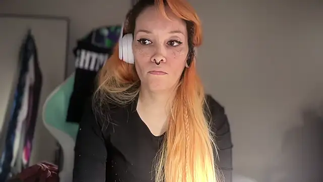 FRRANNKIE: απευθείας συνομιλία ΧΧΧ