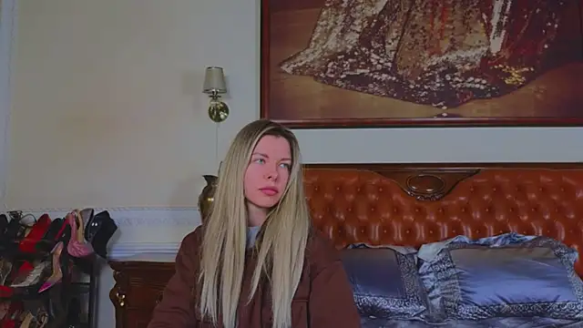 XXX chat uživo modela Real_Tini