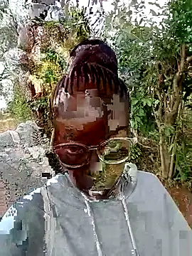 Chat XXX ao vivo de Petite_Ula