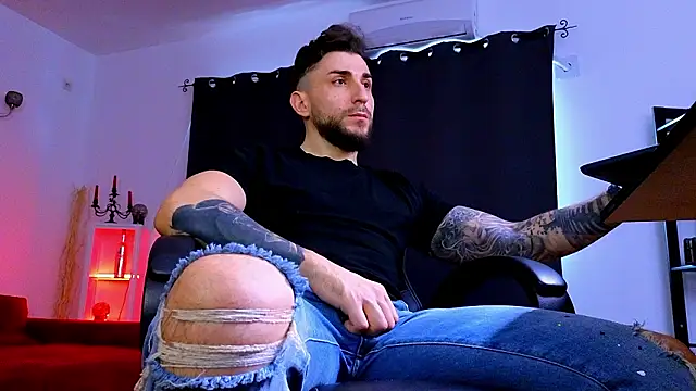 MightyAaron66 Chat XXX live