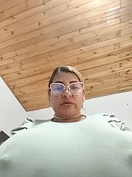 Chat XXX ao vivo de AlexxiaaMat