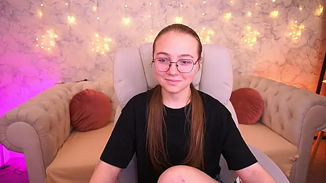 ArrinaWairr Chat XXX live