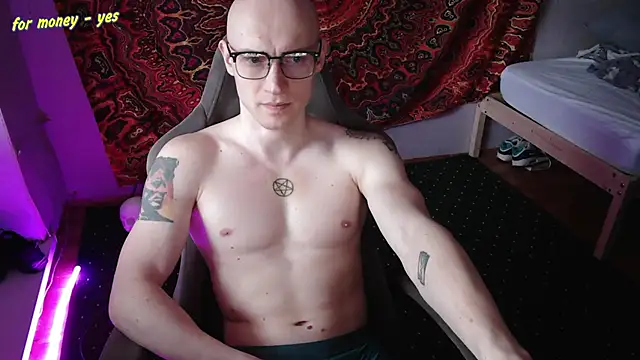 Show modela Krieger8841 na web-kameri