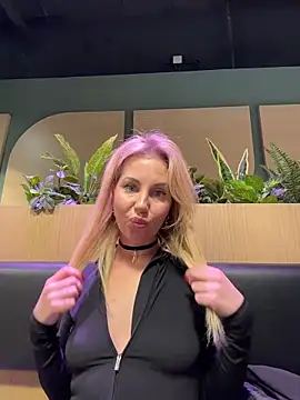 LisaMurrのライブXXXチャット