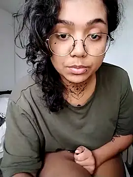 therealsun8 Show in webcam