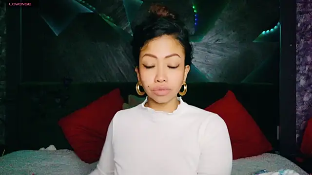 ElyaQuinn's Live XXX Chat