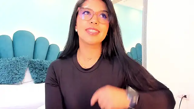 sharlott18 Chat XXX live