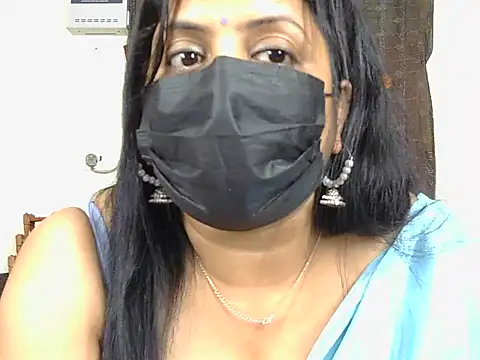 Secret_Bhabhi: онлайн-секс-чат