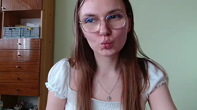 LooveELLYx: онлайн-секс-чат