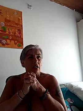 دردشة DirtyBIianca الجنسية المباشرة