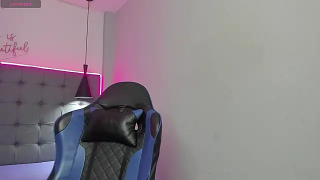 Chat +18 de Sylasfrost ao vivo