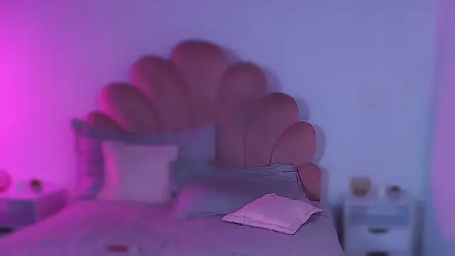 Živý XXX chat MiaColucci18