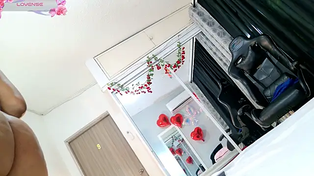 BLACK_ROSSE_1's Live XXX Chat