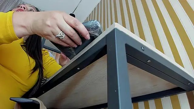 Scarlett_Barnes Chat XXX in diretta