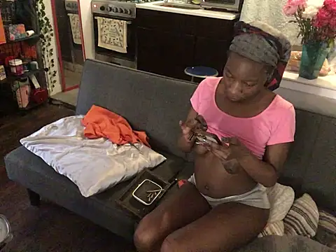 littyleesh1's Webcam Show