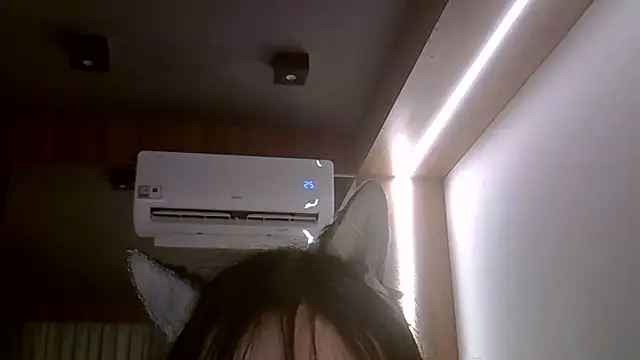 SkinnyKitten Live XXX Chat