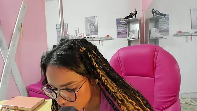 CAMILA--REY Chat XXX live