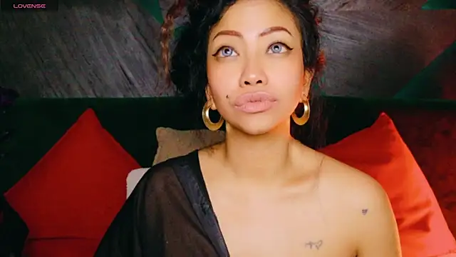 ElyaQuinn Chat XXX live