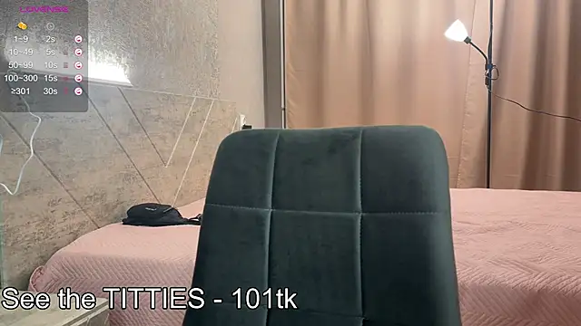 emily_is_here_ live XXX chat