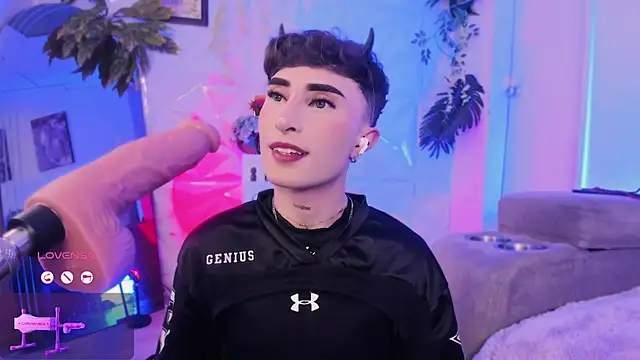 Онлайн чат XXX SebastianHilton