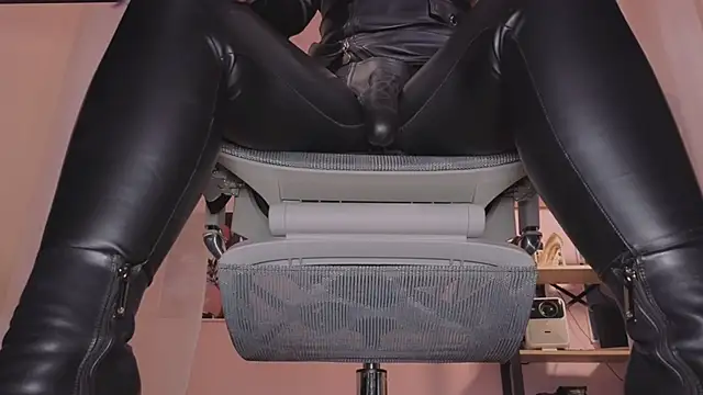 Chat +18 de Jolie_Orchid ao vivo