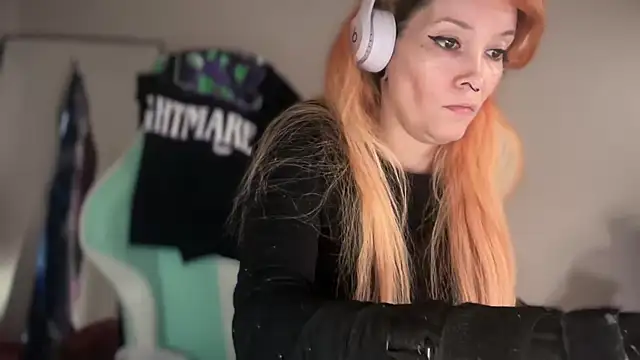 دردشة FRRANNKIE الجنسية المباشرة