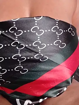 دردشة QUEENZAZA الجنسية المباشرة