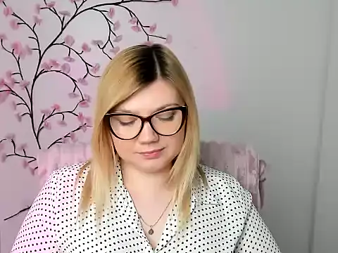 Lola_moree: онлайн-секс-чат