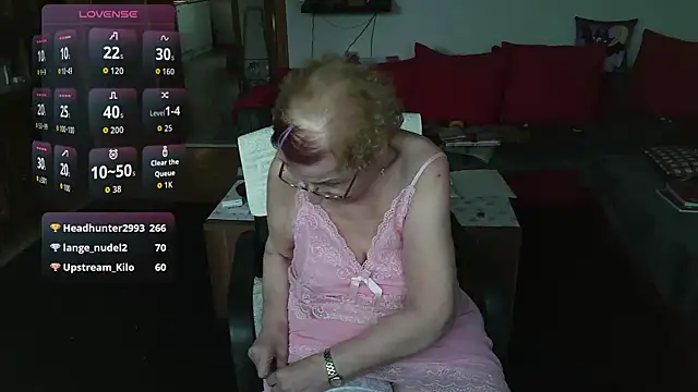 دردشة HeisseomaOriginal الجنسية المباشرة