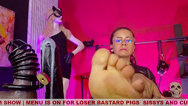 Show modela MistressSlut1 na web-kameri