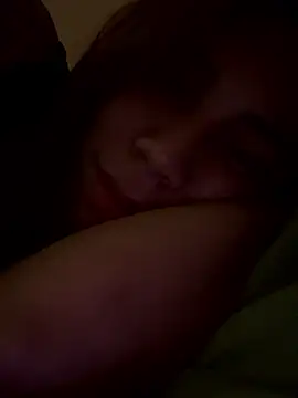 دردشة Mystic_HugeDeity_Cock الجنسية المباشرة