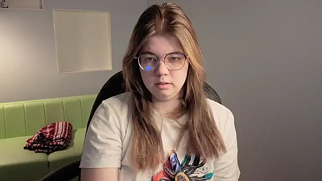 AminaBloom: онлайн-секс-чат