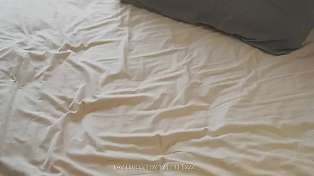 dearnina_ লাইভ XXX চ্যাট