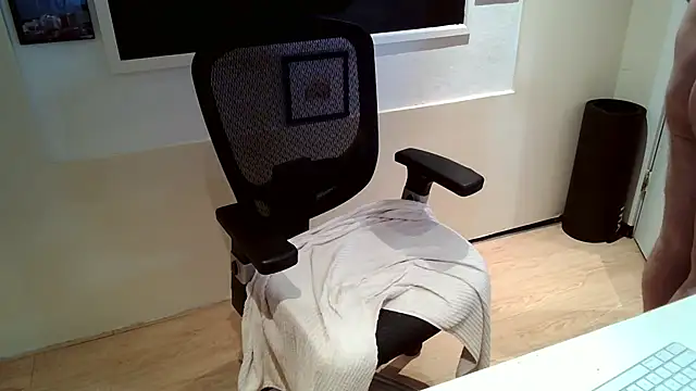 Scotsmanx live XXX chat