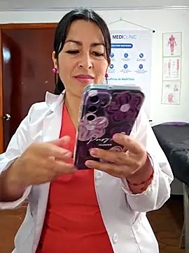 JustSamantha_: διαδικτυακό σόου στην κάμερα