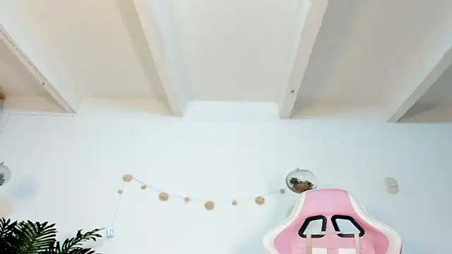 XXX chat uživo modela violet_77711