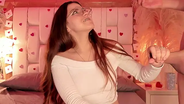 Daphne_And_Roger's Live XXX Chat