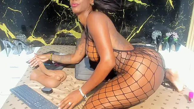 NahomyOwen élő XXX-chatje