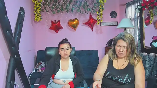 lesbiancuple 现场XXX聊天