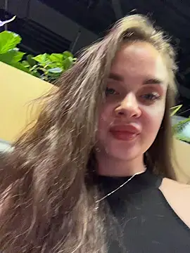 Chat +18 de KristiRich ao vivo