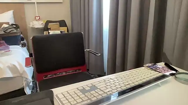 coach-karl 现场XXX聊天