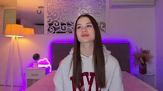 LuisaClover: онлайн-секс-чат